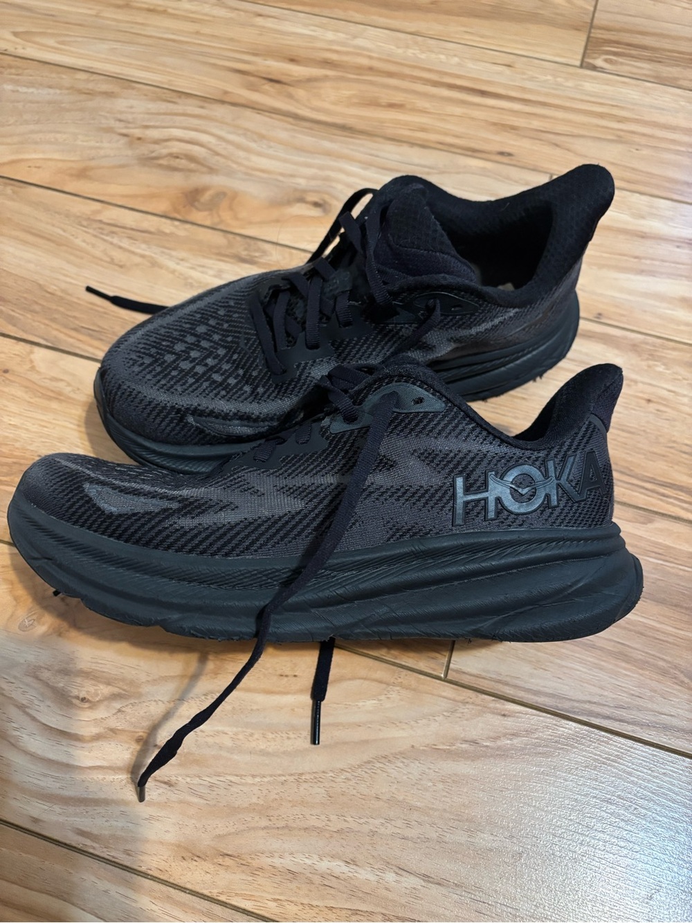 Hoka Clifton 9- size 8.5B